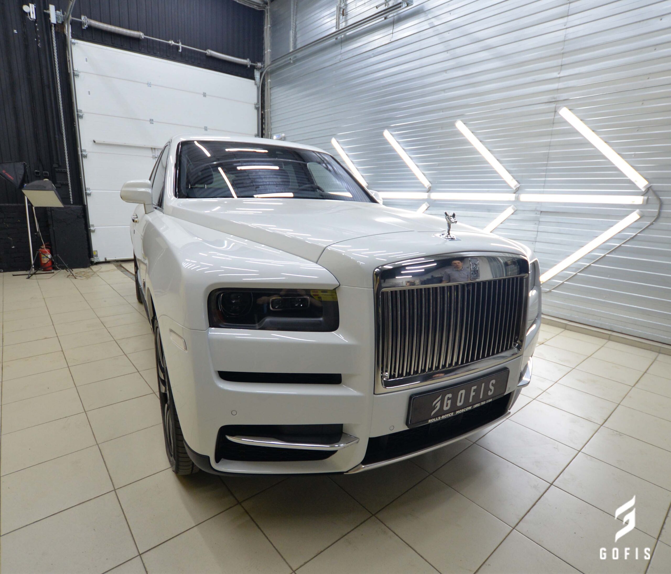 Комплект ковриков премиум класса на Rolls-Royce Cullinan - Gofis